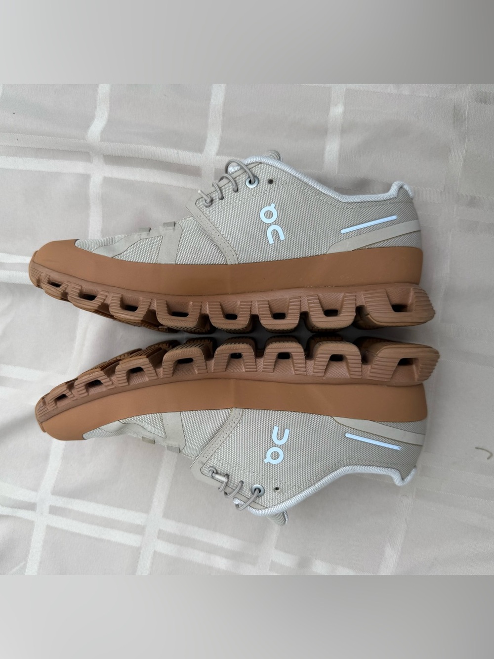 On Running Gum Sole Women’s Running Sneakers